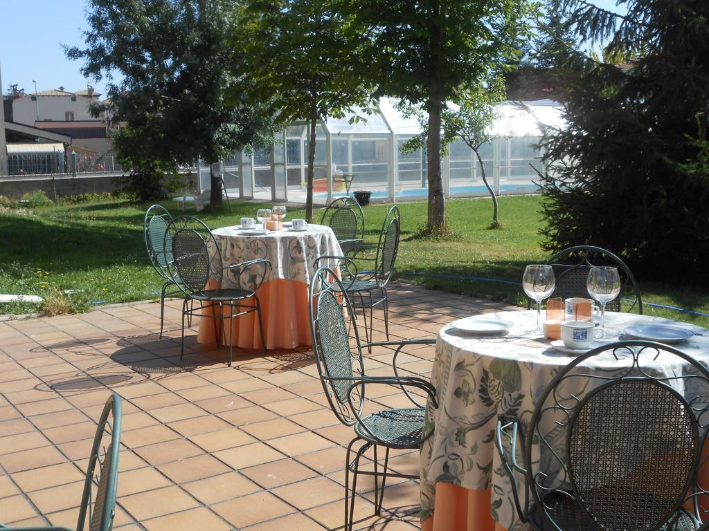 Hostal Burgos Torrecaballeros Ngoại thất bức ảnh